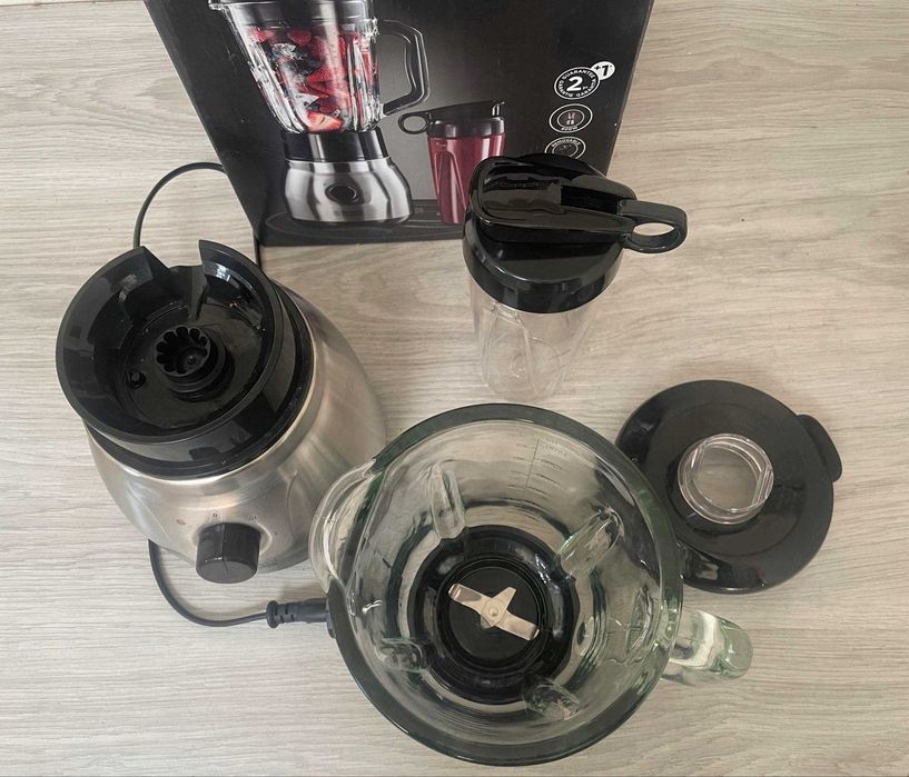 Blender kielichowy szklany Russell Hobbs+ bidon