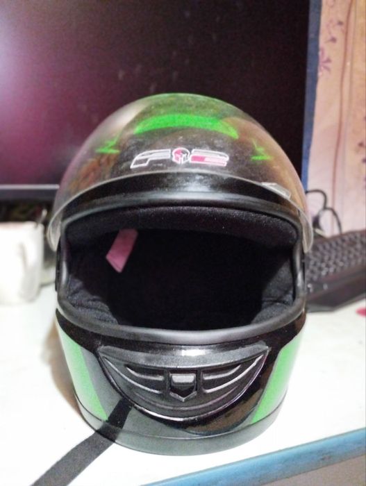Продам практически новый мото шлем