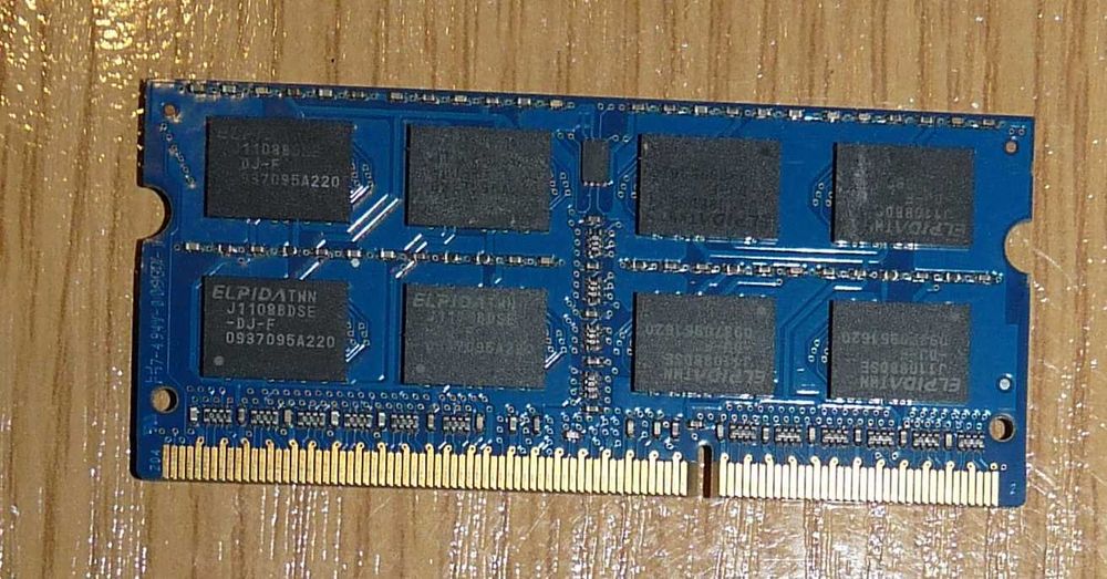 Pamięć moduł 2GB DDR3 1066MHz SODIMM Elpida PC3-8500S-7-10-F1