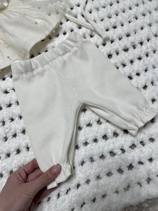 Святковий комплектик молочного кольору