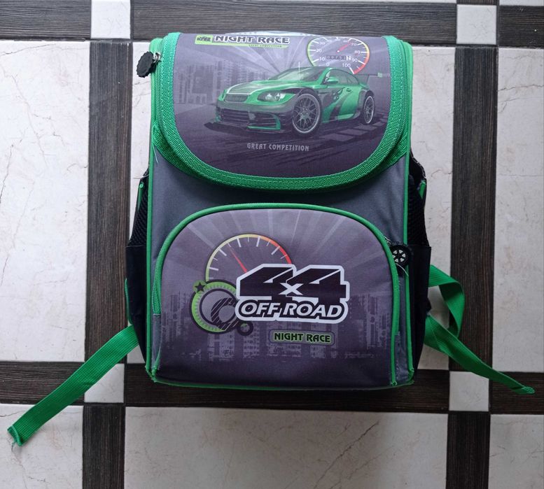 Рюкзак шкільний вживаний