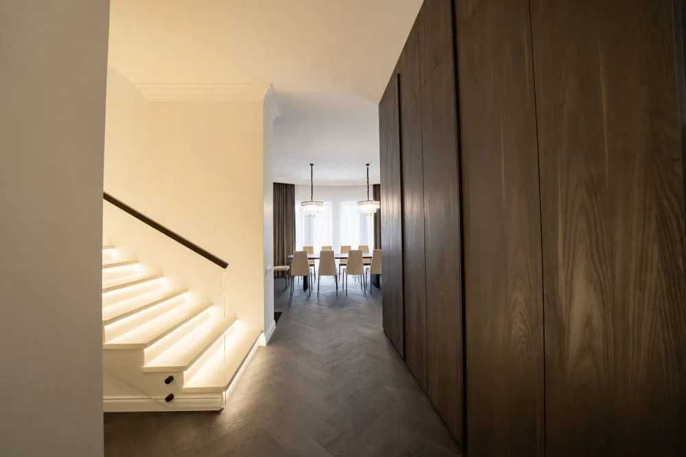 73 VIP будинок з теплим басейном банкетним залом для свят Віта поштова