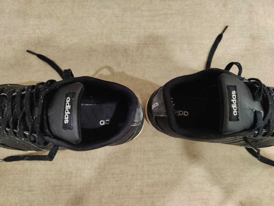 Sapatilhas Adidas tam. 42 2/3 em bom estado