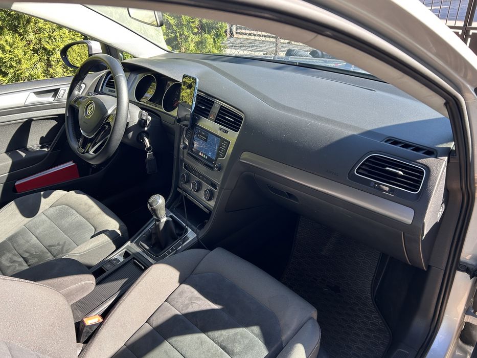 Volkswagen Golf VII