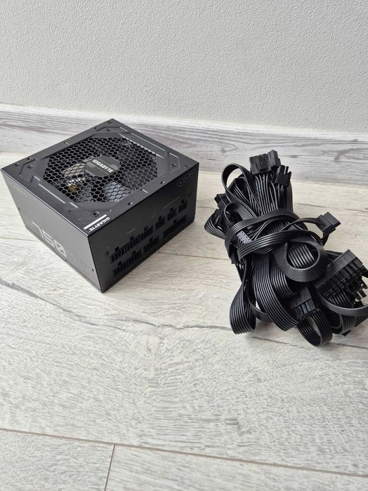 якісний блок живлення 750W Gigabyte P750GM GOLD. Trade-IN