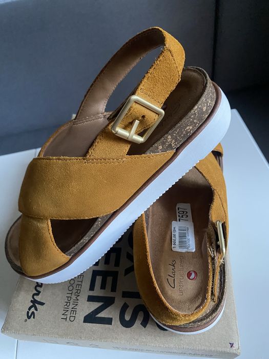 Босоніжки сандалі Clarks