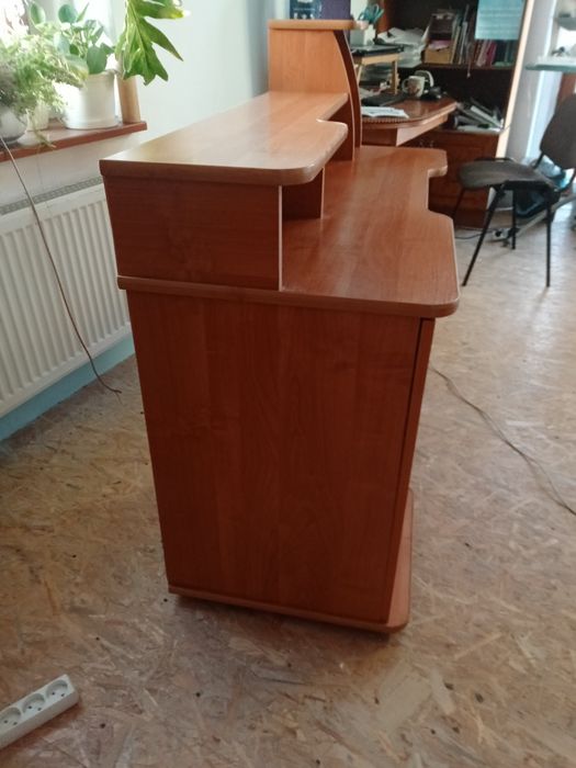 Funkcjonalne biurko do nauki i do pracy!!