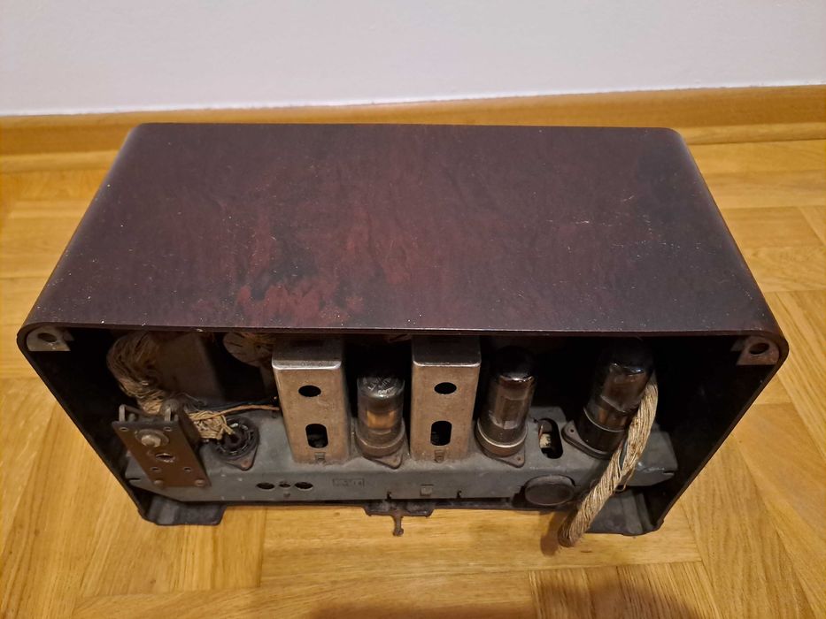 Radio PIONIER 48 nr. seryjny 003777 z 1948 roku