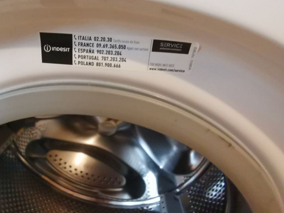 Sprzedam pralkę firmy Indesit w bardzo dobrym stanie.