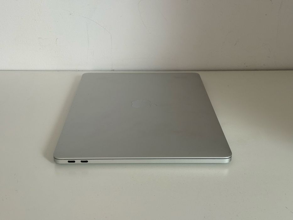 MacBook Pro 13” 2017 8 GB RAM / 128 GB SSD