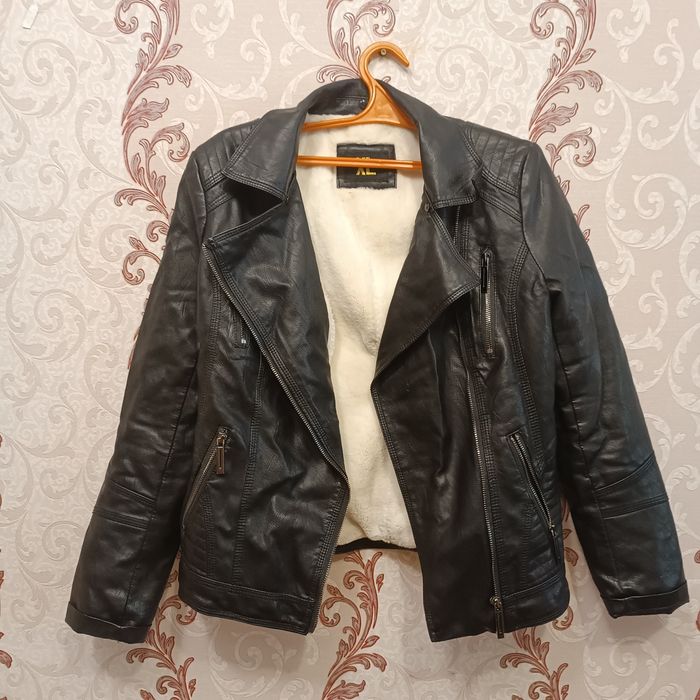 Куртка зимова жіноча розмір 46