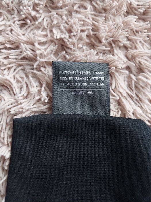 Чохол для окулярів Oakley.