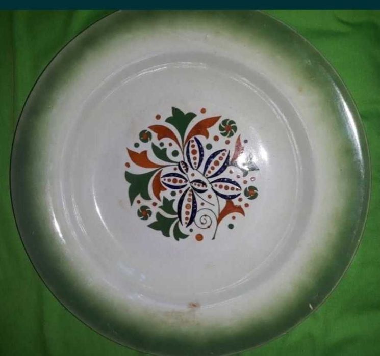 Various Sacavém Brand Dishes