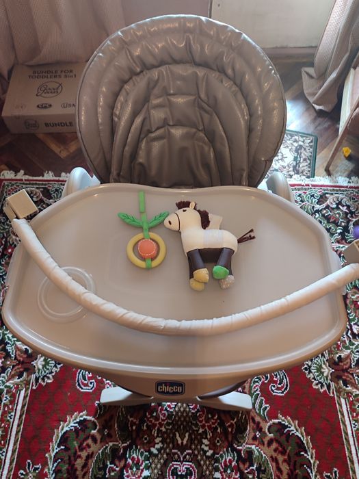 Стільчик Chicco Magic