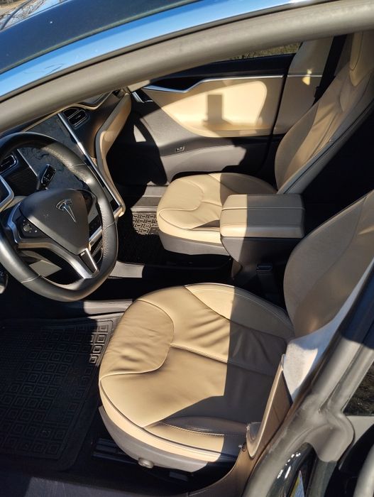 Tesla Model S Performance