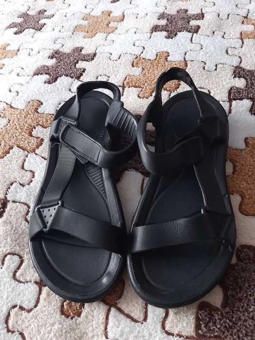 Босоніжки 38 розмір