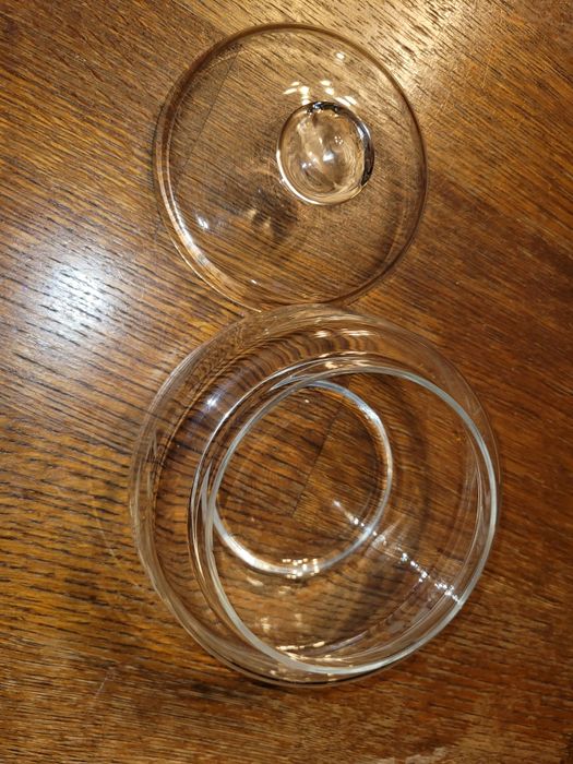 Szklana maselnica cukiernica prl