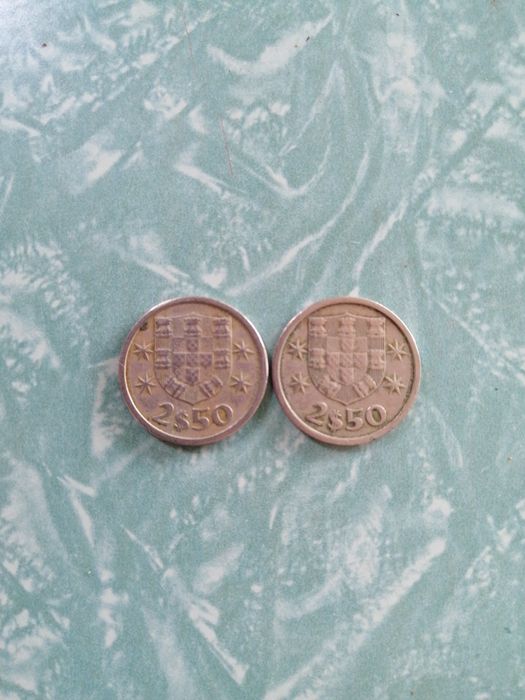 Duas moedas 2,5 escudos, ano 1967