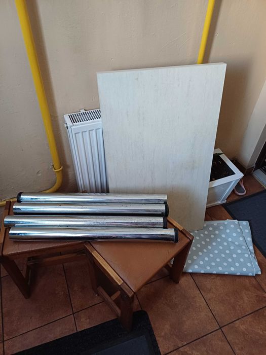 Stół kuchenny plus stolki