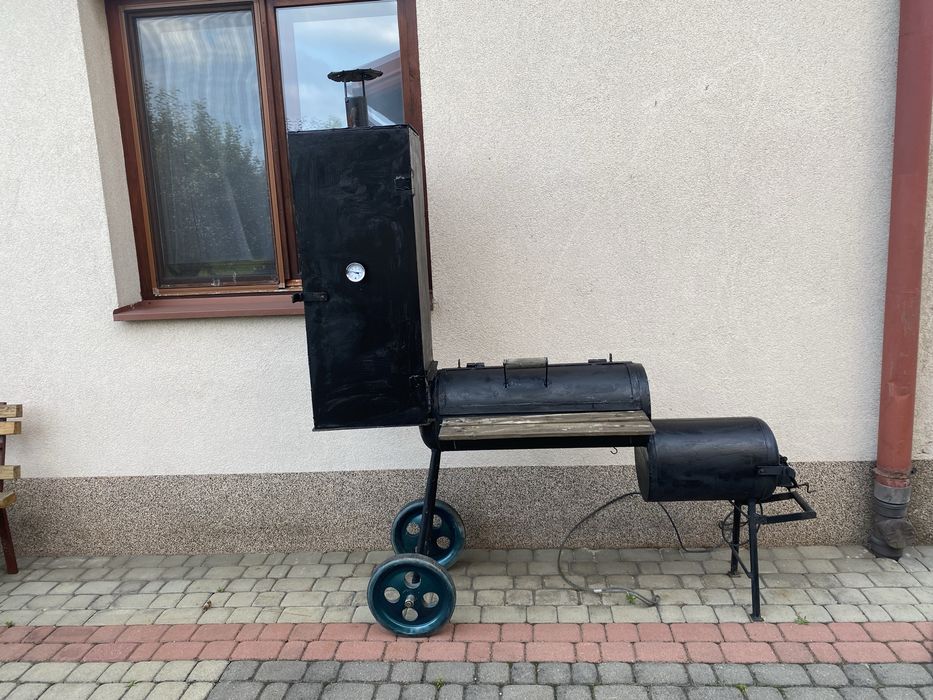 Gril z wedzarnią nowy