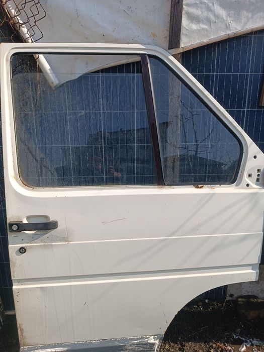 Двері від Renault Trafic передні 1981-1999рр ціна за 1 шт