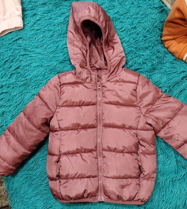 Куртка для дівчинки 98