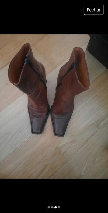 Botas em pele cor camel