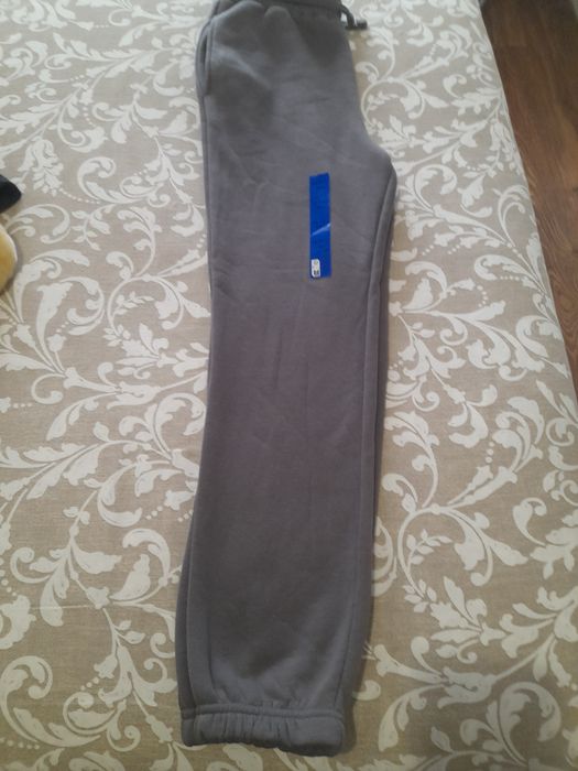 Calças de rapaz 12/13 anos novas.