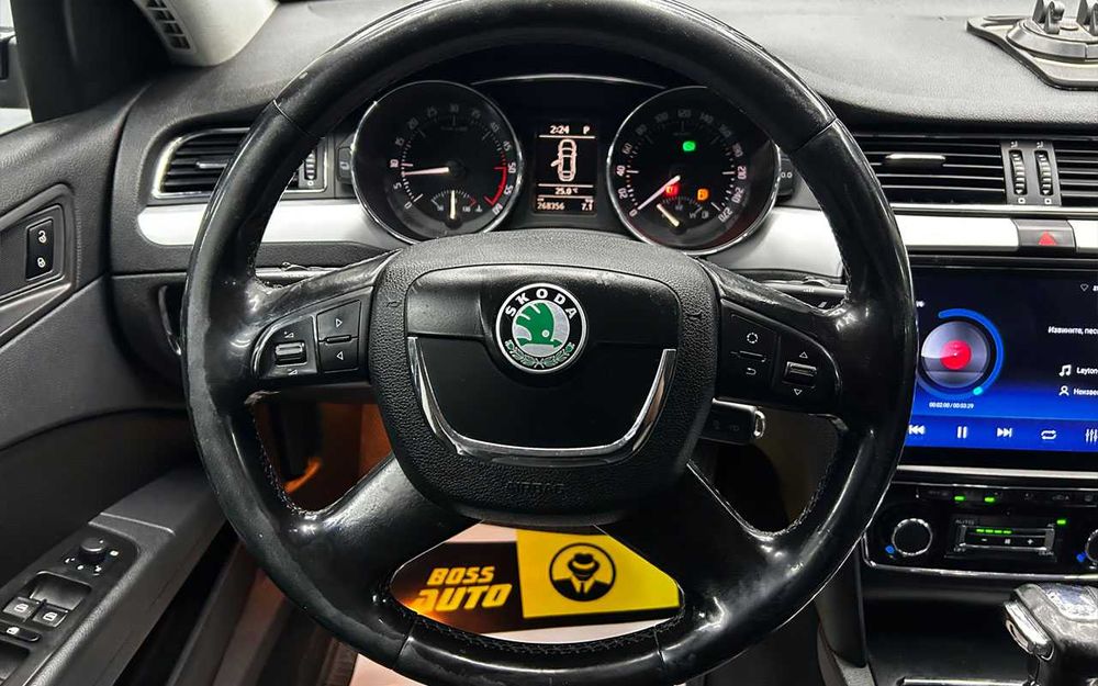 Skoda Superb 2011