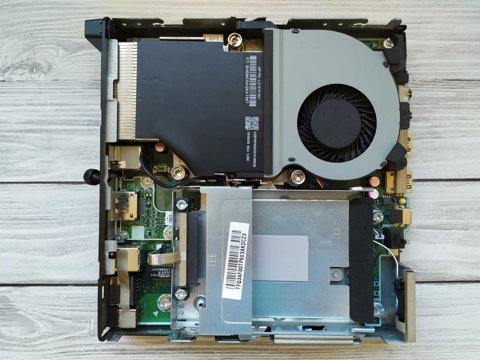 HP EliteDesk 705 G4 DM AMD Ryzen 5 Pro 2400GE/16GB/256GB SSD/Wi-Fi