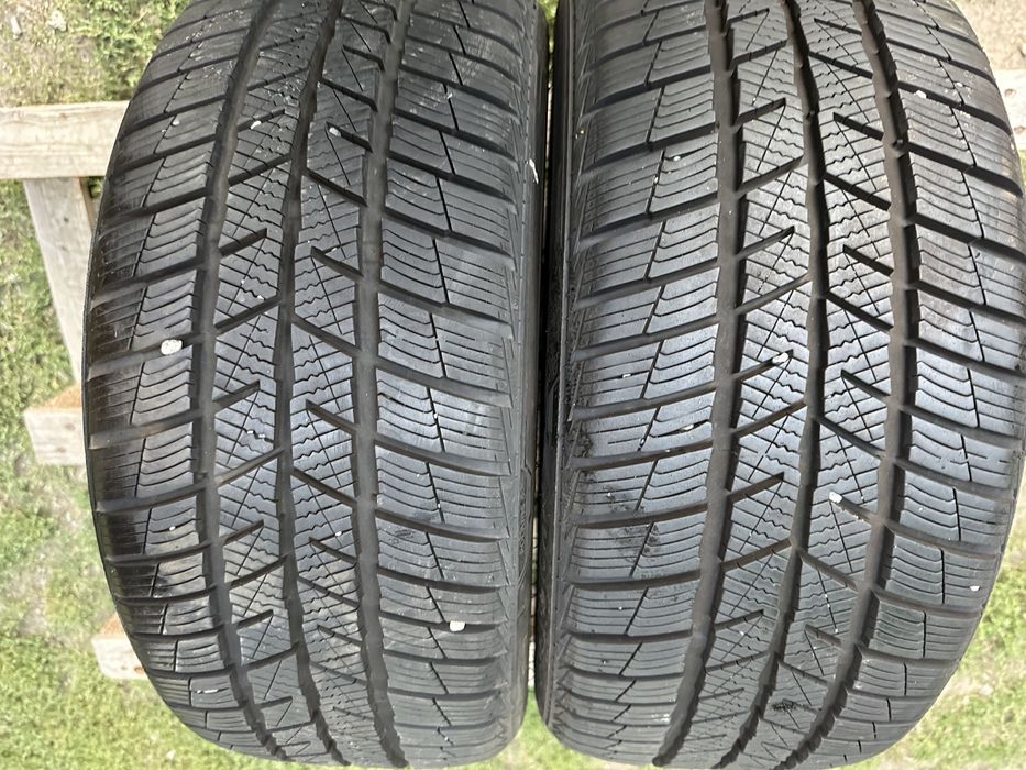 Шини зима майже нові 215/45 R16 Barum
