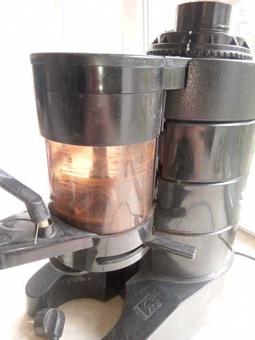 Кавомолка професійна. Профессиональная кофемолка Cunill