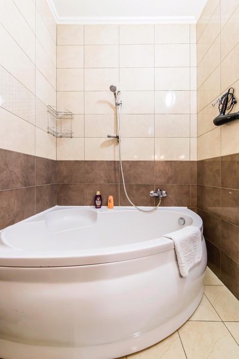 Свободна! 2-х квартира подобово МЕТРО Черниговская,Дарница