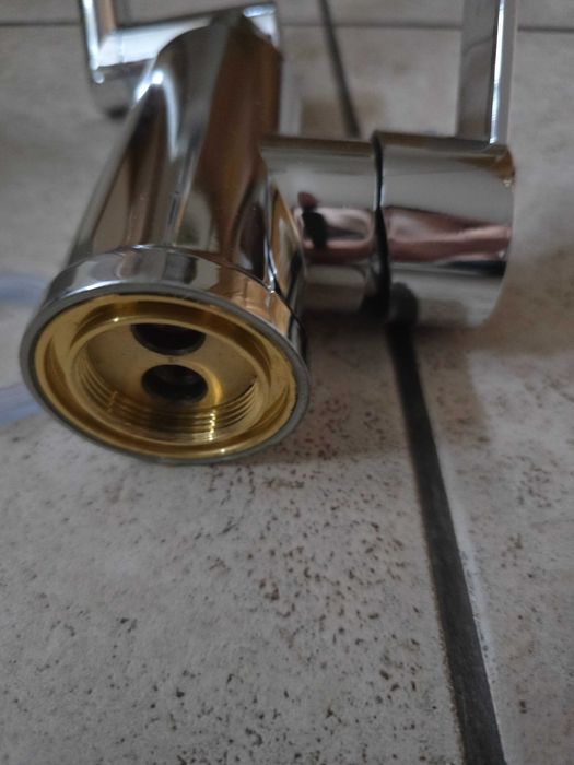 Nowy kran łamany chromowany