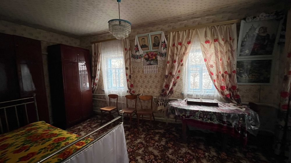 Продаж будинку в селі Русанів, 3 кімнати, газ, ділянка 25 соток, центр