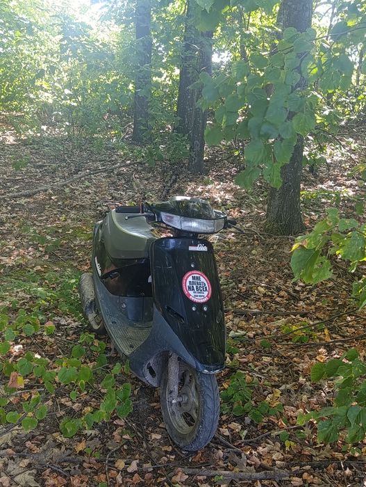 Продам Honda Dio 18 AF. Скутер на ходу, заводиться та їде. Двигун працює нормально