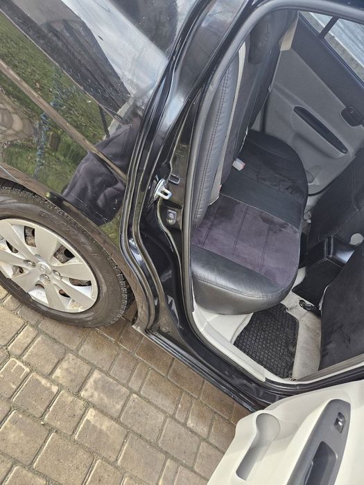 Продам машину,хюндай акцент 2009