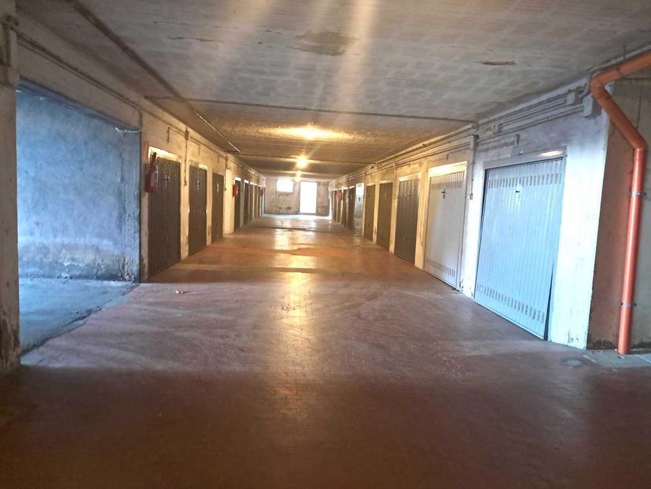 6 кімнат. квартира в елітному районі біля парку в місті Імола (Італія)