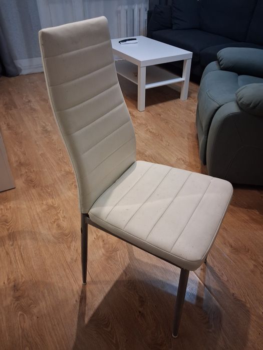 Oddam 4 krzesła  za darmo