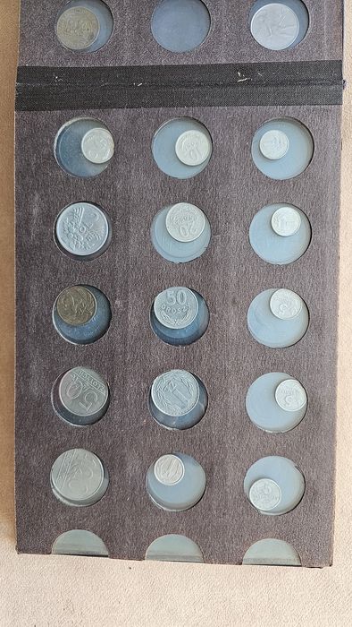 Klaser z monetami 1800 do 2000 roku