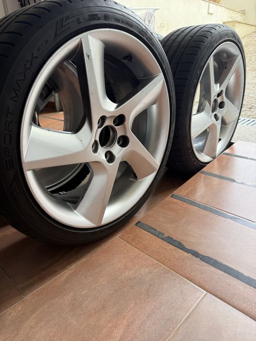 Jantes Volvo Odysseus com pneus 215/40 R18