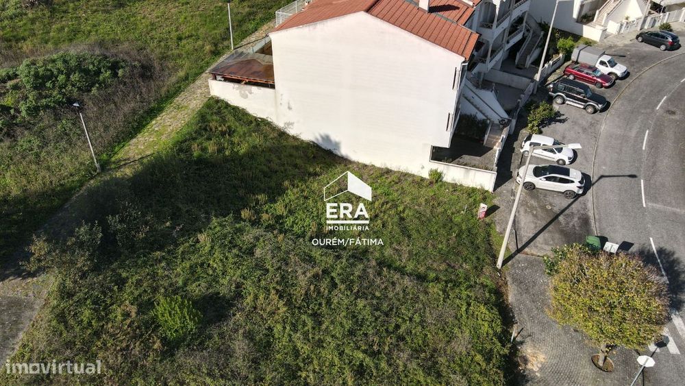 Lote de terreno localizado em Leiria