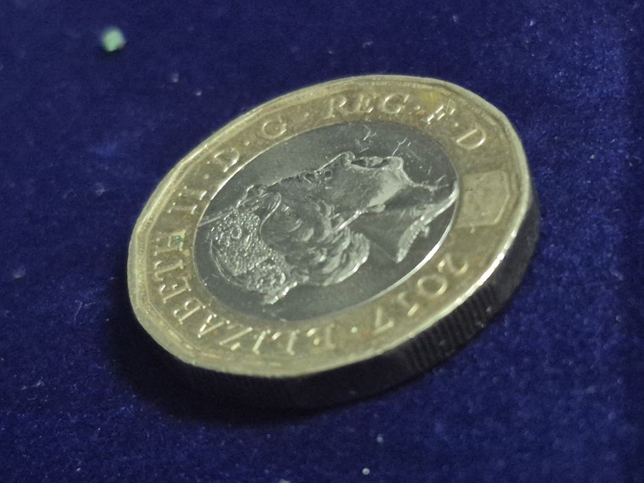 One pound 2017 moneta kolekcjonerska