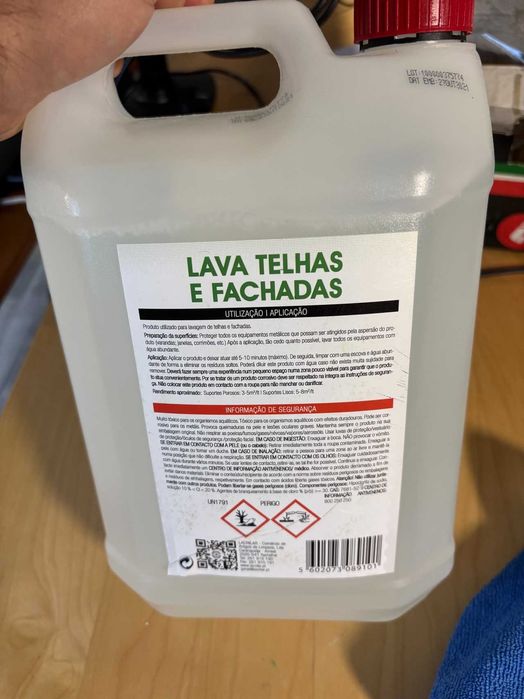 Lacrilar 5L Lava Telhas e Fachadas (Hipoclorito de Sódio)