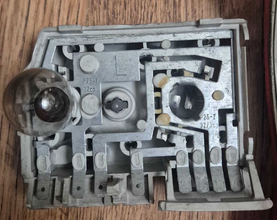 Lampa Lewa Tylna AUDI 80 B3 (86-91r.) SEDAN Oryginalna HELLA