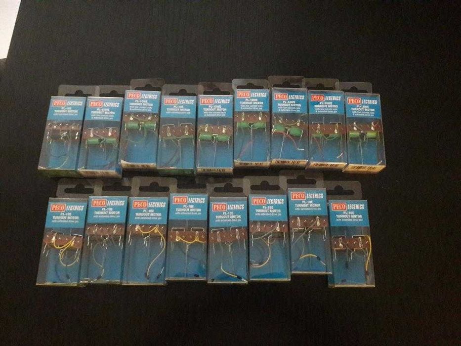 Motores de agulha PECO, como novos.