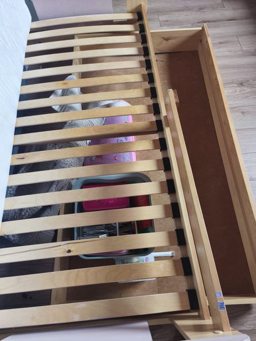 Łóżko dziecięce z materacem za darmo!!!!!!