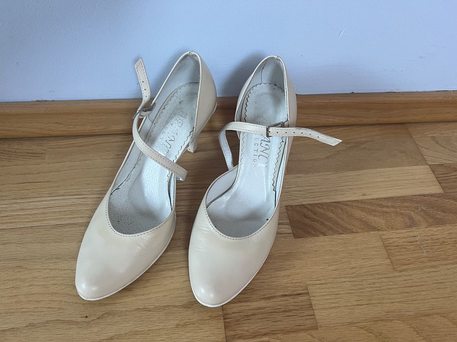 Białe/kremowe buty ze skóry