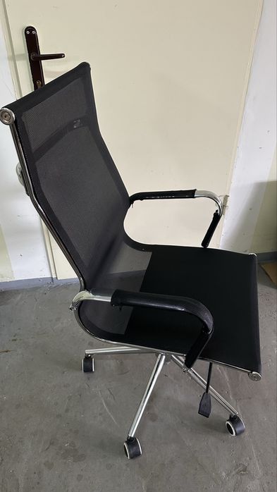 Крісло офісне з функціоналами