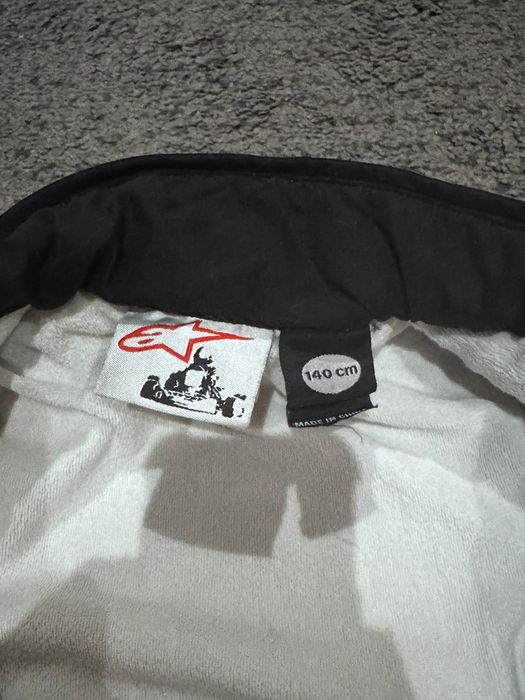 Fato de corrida, da alpinestars.